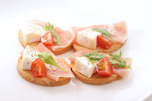生ハムとチーズのカナッペ